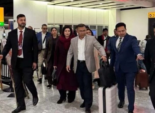 खालिदा जिया के बेटे की 17 साल बाद बांग्लादेश वापसी,एयरपोर्ट पर एक लाख लोग पहुंचे, 3 घंटे रोड शो किया