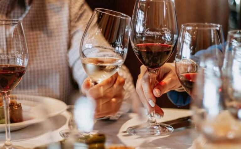 महीने में 12 लाख रुपए की आमदनी होगी तभी सऊदी अरब में मिलेगी शराब