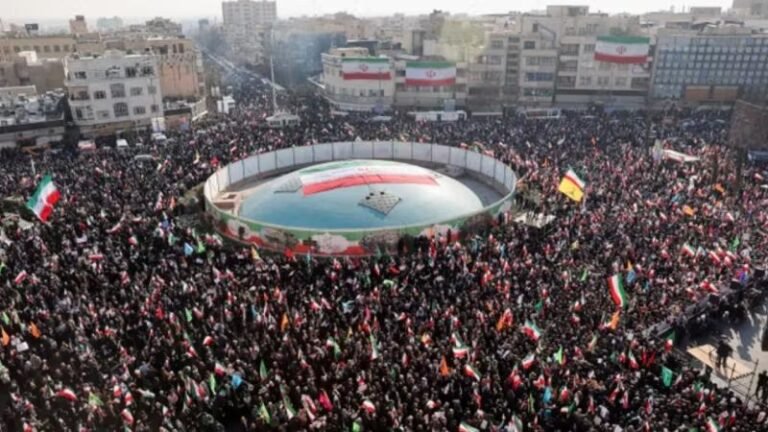 ईरान में तनाव बरकरार, अमेरिका ने लगाए नए प्रतिबंध