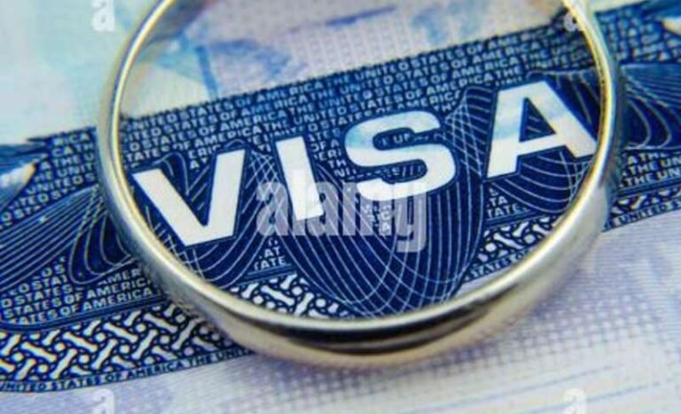  1 लाख से ज्यादा वीजा रद्द किए