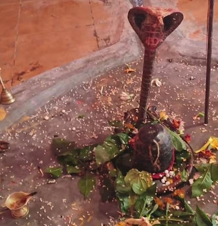 गुमला में यहां 2,000 फीट की ऊंचाई पर बसते हैं बाबा वैद्यनाथेश्वर, रामायण काल से जुड़ी है मान्यता