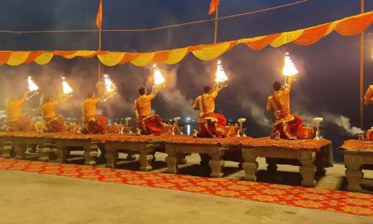 काशी में स्थित इस घाट पर, जो माता त्रिपुरसुंदरी से जुड़ा हुआ है, एक भव्य गंगा आरती का आयोजन किया जाएगा।